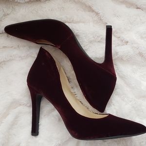🌺Jessica Simpson Burgundy Wine velvet heel